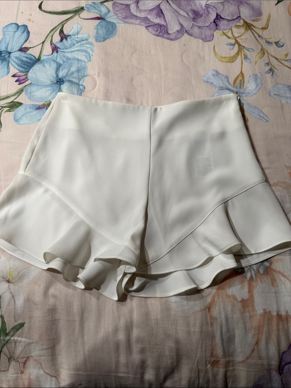 Marciano White Ruffle-Hem Skort